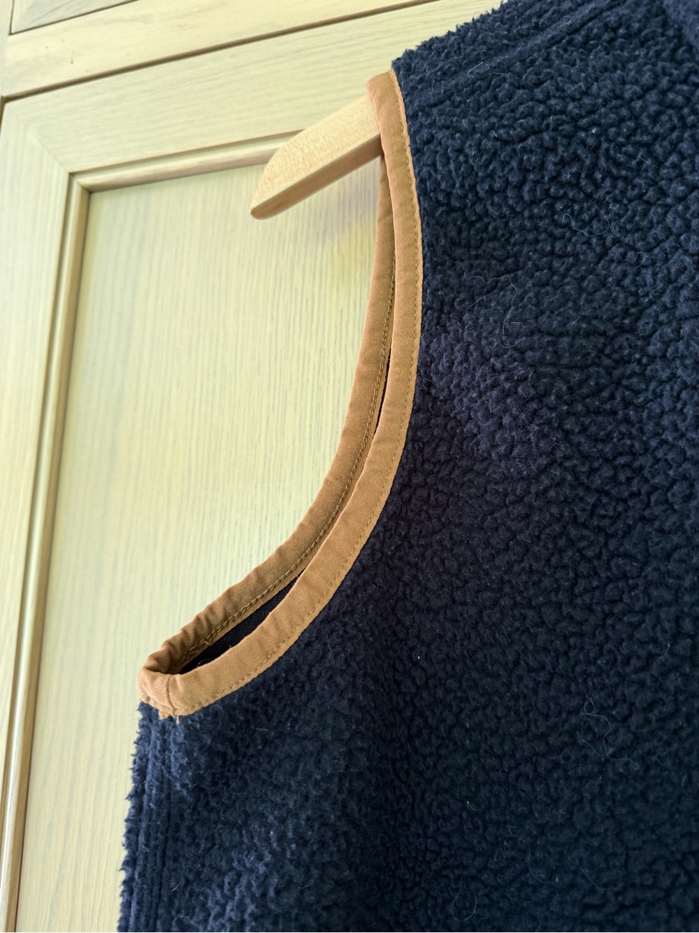 Carhartt Women's Relaxed Fit Sherpa Fleece Snap Front Vest / Medium / 8-10 - Picture 5 of 14